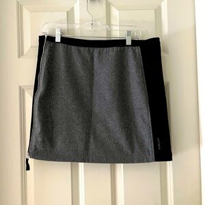 Women’s SKHOOP Penny mini wool blend Skirt gray/black w/zipper along one side L